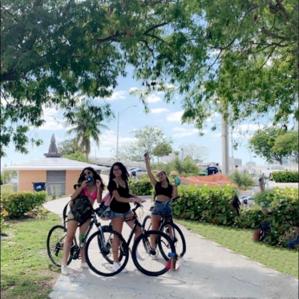 Meet your Posher, Sasha